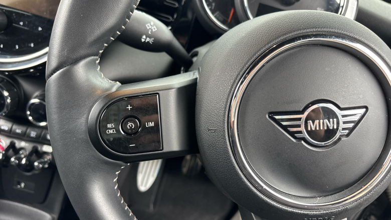 MINI Hatchback 1.5 Cooper Sport 5dr Petrol Hatchback